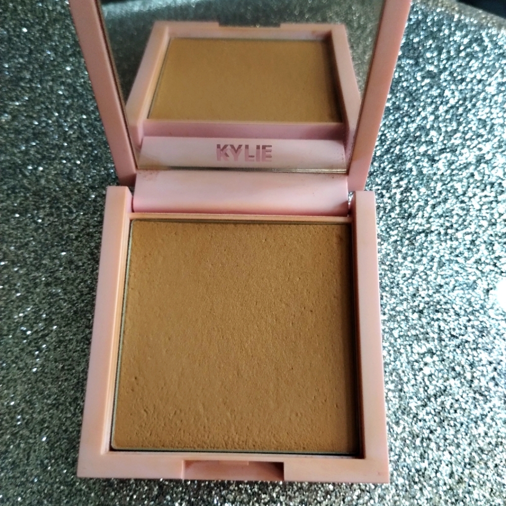 Kylie bronzer tequila tan